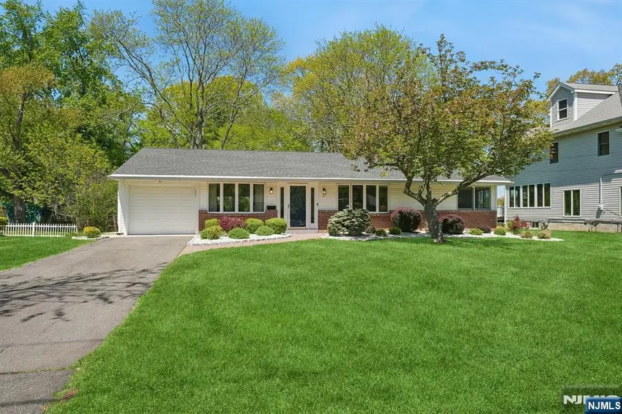 17 Tyndall Road, Kendall Park, NJ 08824 - #2