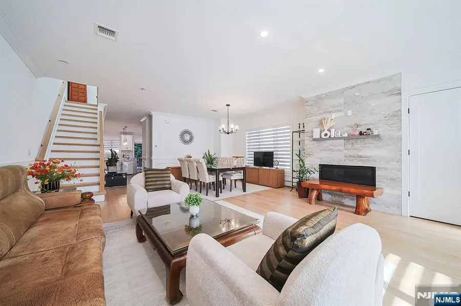 529 Lincoln Street B, Palisades Park, NJ 07650 - #3