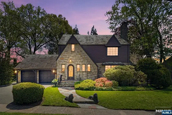 14 Elmwood Terrace, Elmwood Park, NJ 07407