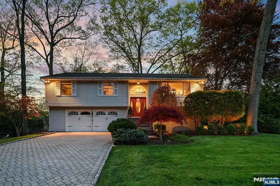 27 Pennsylvania Avenue, Montvale, NJ 07645 - #2