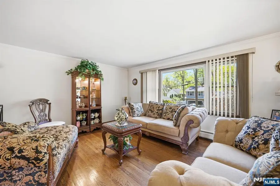 27 Pennsylvania Avenue, Montvale, NJ 07645 - #3