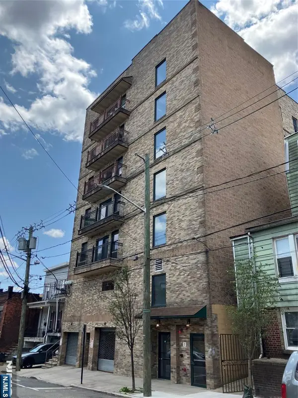 315 7th Street 504, Union City, NJ 07087