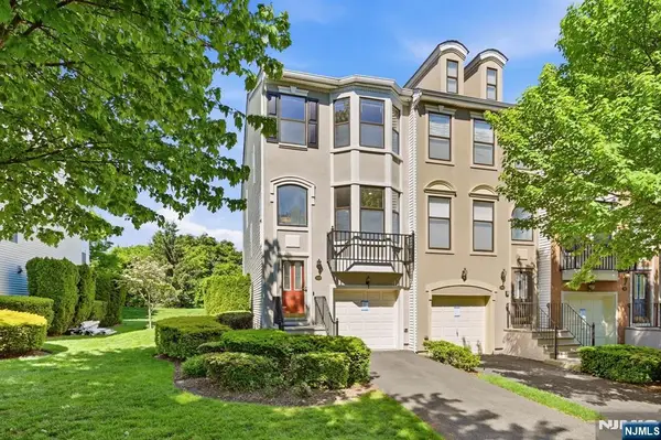 419 Hartford Drive 4020, Nutley, NJ 07110