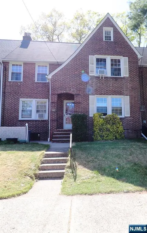 348 Plaza Road, Fair Lawn, NJ 07410