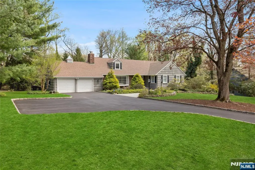 20 Deerhorn Trail, Upper Saddle River, NJ 07458 - #1