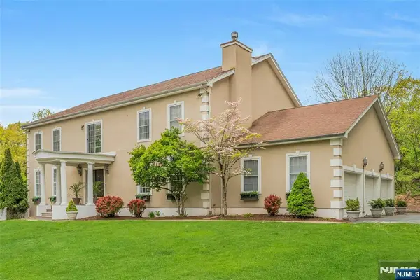 16 Lenape Trail, Montclair, NJ 07009