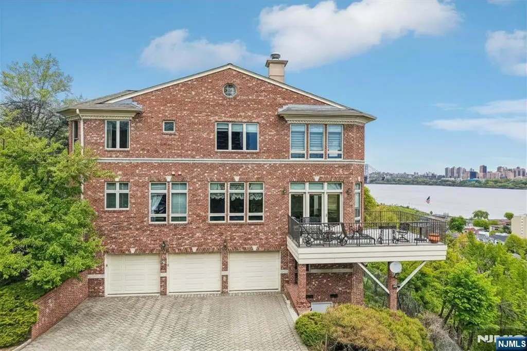 2 Ascot Way, Fort Lee, NJ 07024 - #1