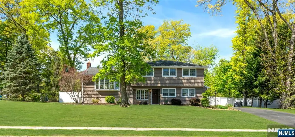 53 Smithfield Road, Waldwick, NJ 07463 - #1