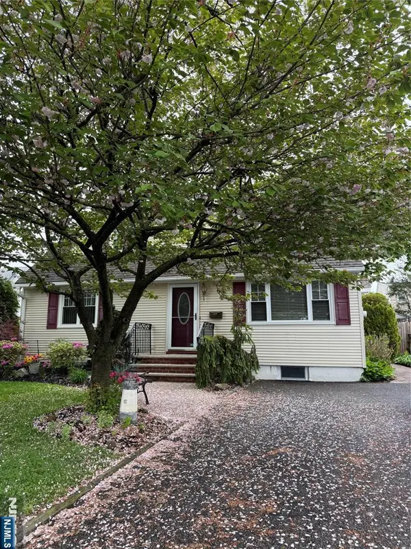 15 Congress Street, Dumont, NJ 07628