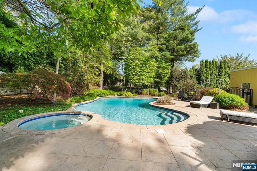 37 Hemlock Road, Livingston, NJ 07039 - #3