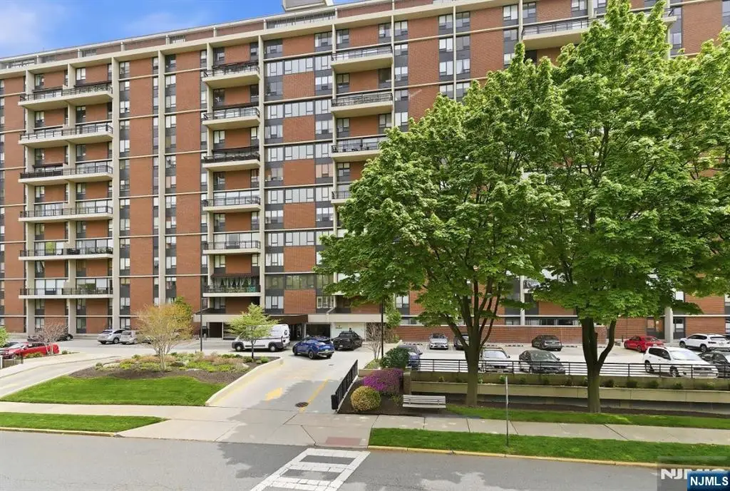 4 Horizon Road G-10, Fort Lee, NJ 07024 - #1