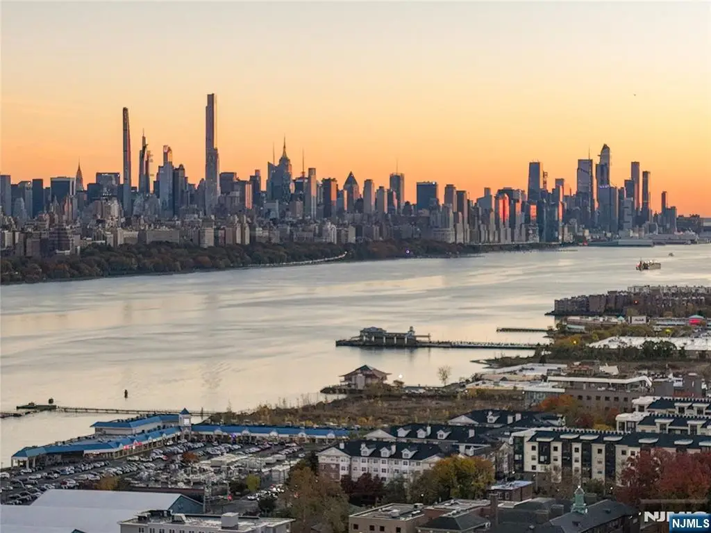 200 Winston 109, Cliffside Park, NJ 07010 - #1