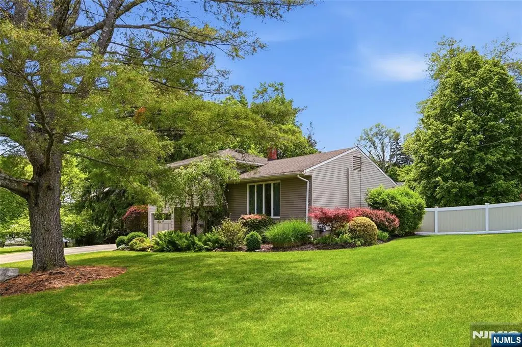4 Ackerman Street, Waldwick, NJ 07463 - #1