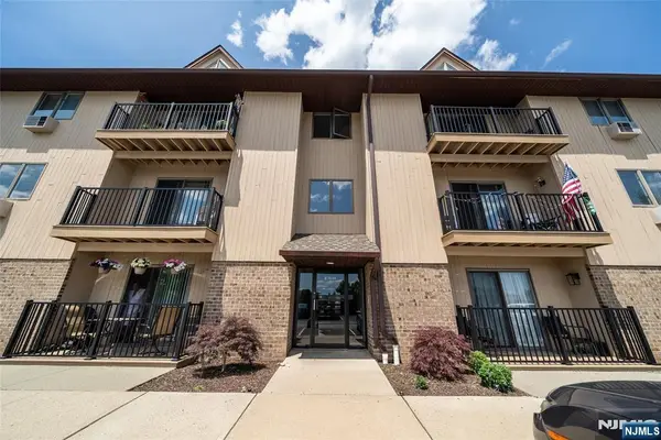 651 Riverside Avenue B17, Lyndhurst, NJ 07071