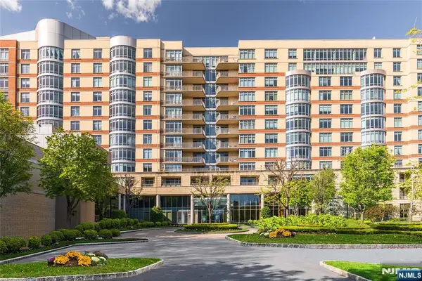 8100 River Road 915, North Bergen, NJ 07047