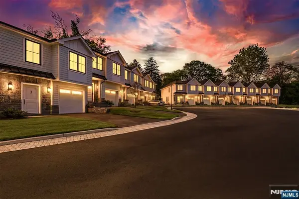 9 Fey Place, Oradell, NJ 07649