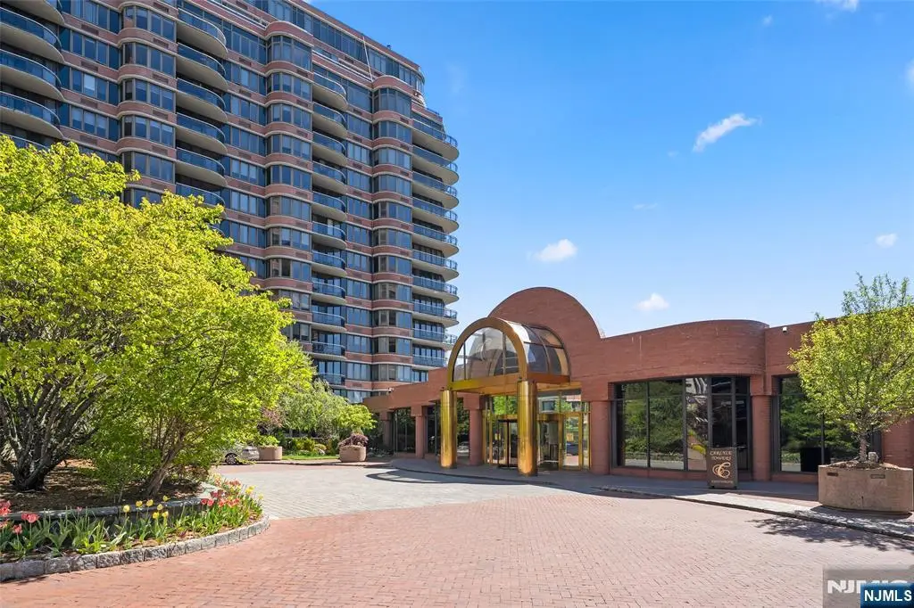 100 Carlyle Drive VP6, Cliffside Park, NJ 07010 - #1