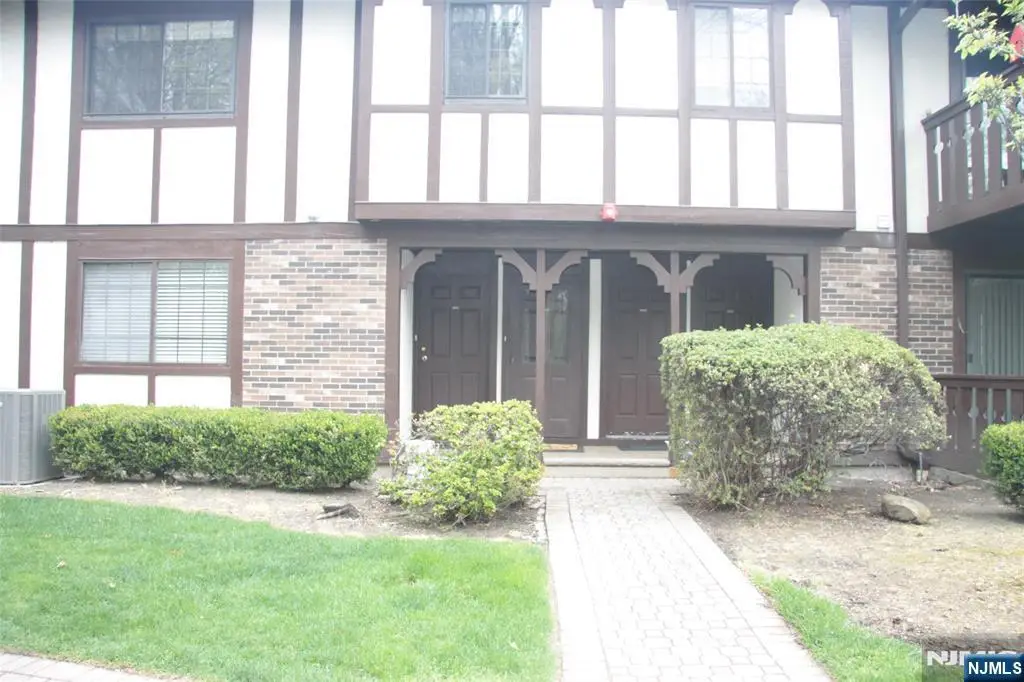 3801 Mark Twain Way, Mahwah, NJ 07430 - #1