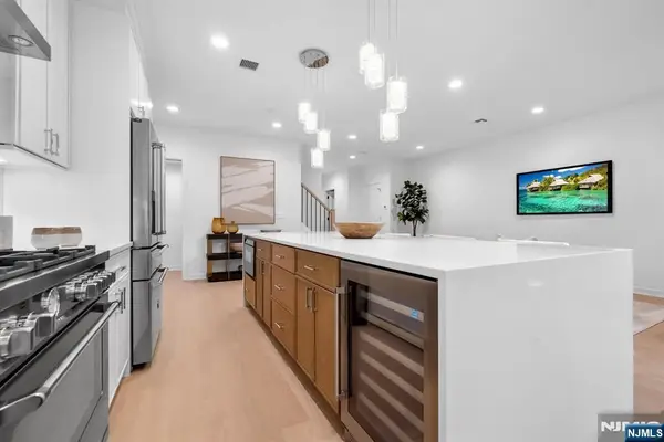 11 Fey Place, Oradell, NJ 07649