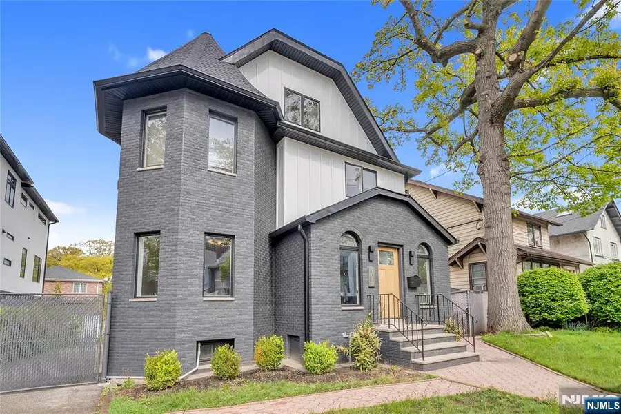 1053 Anderson Avenue, Fort Lee, NJ 07024 - #2