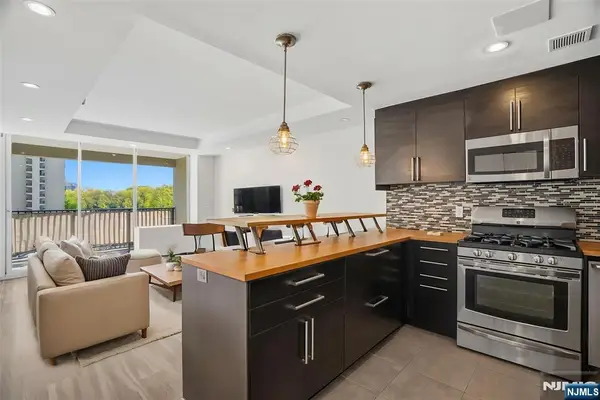 6 Horizon Road 201, Fort Lee, NJ 07024