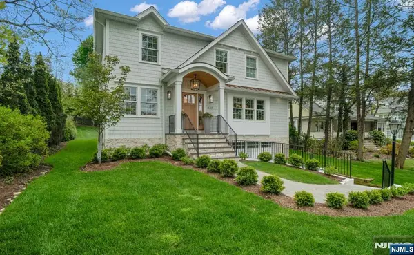 331 Wastena Terrace, Ridgewood, NJ 07450