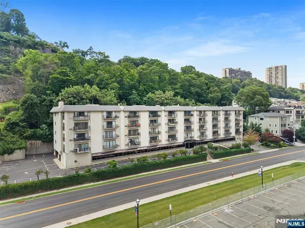 1150 River Road 4H, Edgewater, NJ 07020