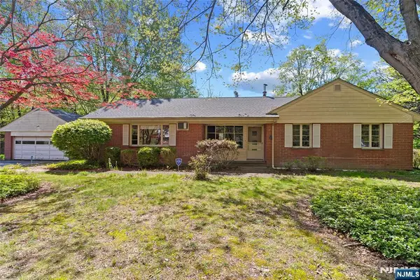 52 Waughaw Road, Montville Township, NJ 07082
