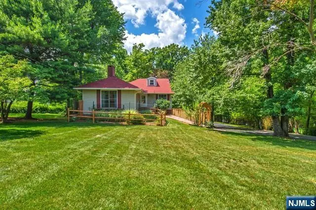 37 Grandview Place, Caldwell, NJ 07006 - #2