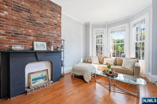 20 Fleet Street, Jersey City, NJ 07306