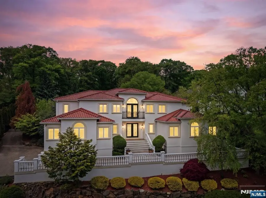27 Mountainwood Court, Totowa, NJ 07512 - #2