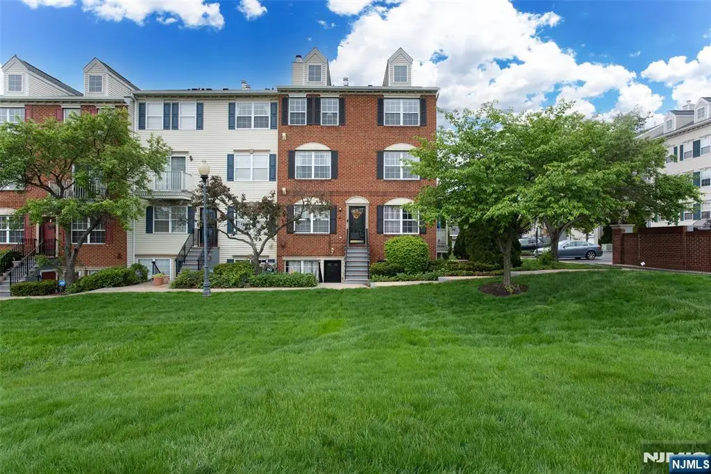 89 Vaughan Drive 824, Newark, NJ 07103 - #1