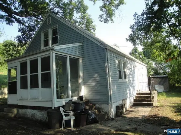 290 Central Avenue, Haledon, NJ 07508