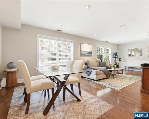 211 3rd Street 1, Hoboken, NJ 07030