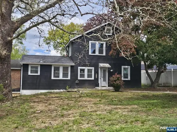 34 Walnut Avenue, Pompton Lakes, NJ 07442