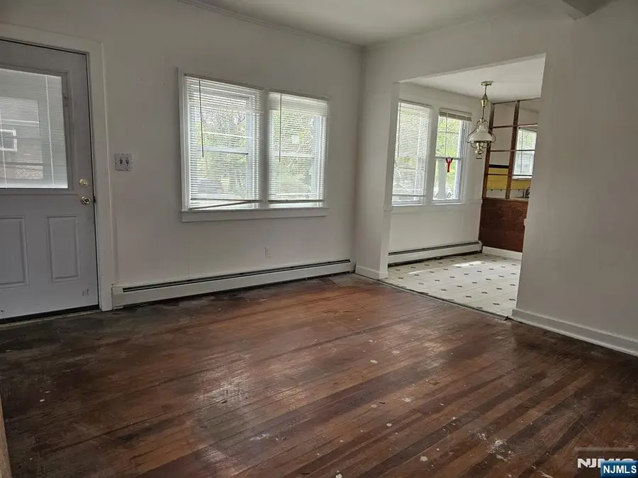 34 Walnut Avenue, Pompton Lakes, NJ 07442 - #3