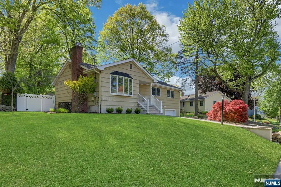 154 Spring Valley Road, Park Ridge, NJ 07656 - #2