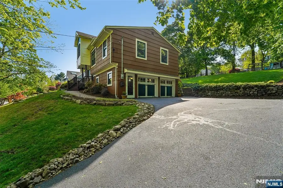 95 Knollton Road, Allendale, NJ 07401 - #3
