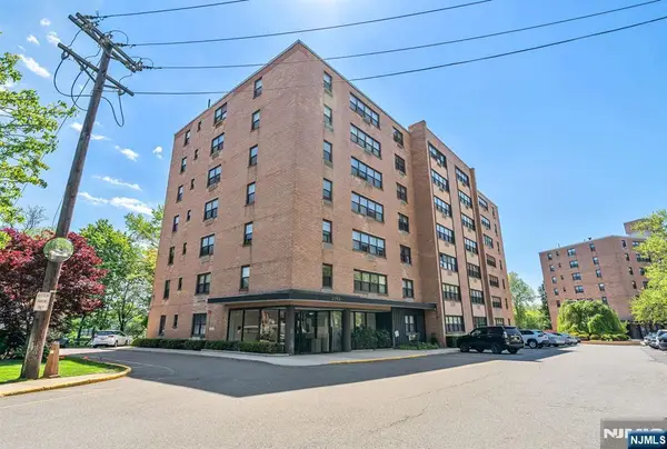2352 Linwood Avenue 6C, Fort Lee, NJ 07024
