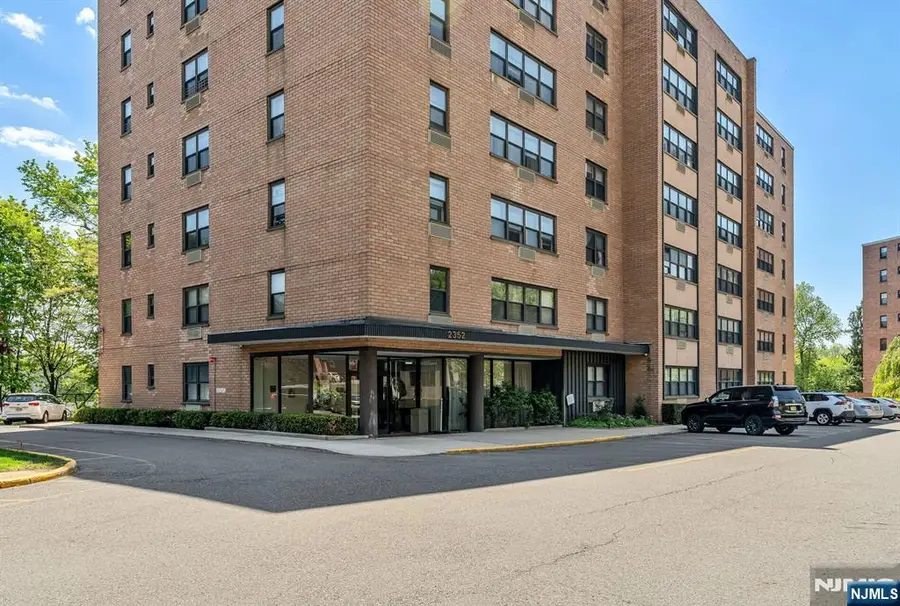 2352 Linwood Avenue 6C, Fort Lee, NJ 07024 - #2