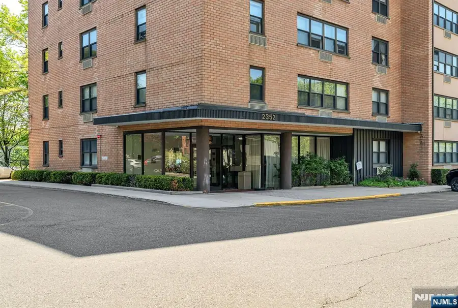 2352 Linwood Avenue 6C, Fort Lee, NJ 07024 - #3