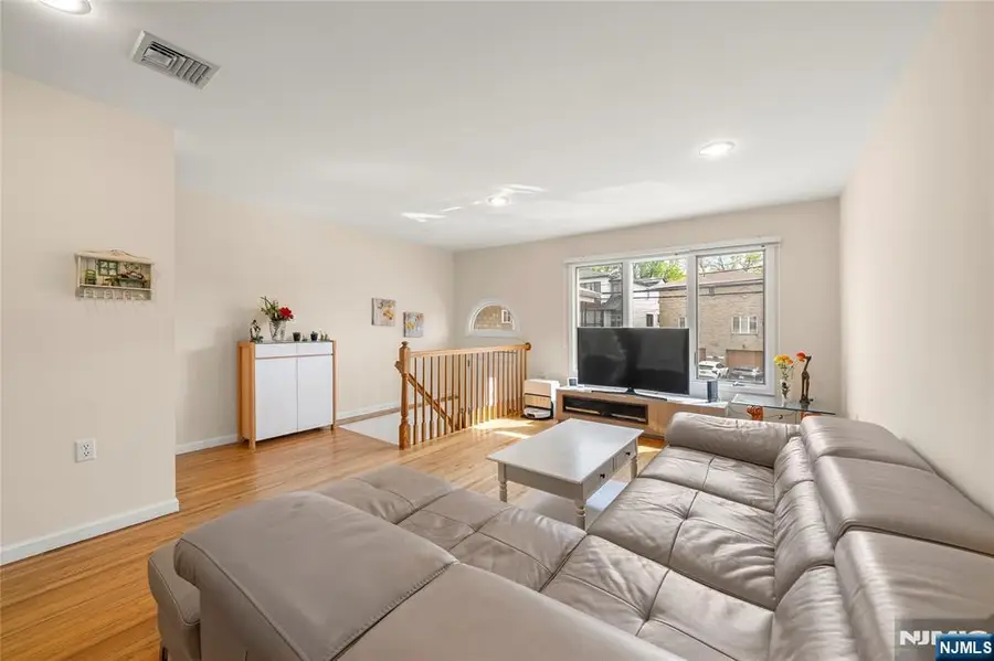 415 Lawton Avenue A, Cliffside Park, NJ 07010 - #3