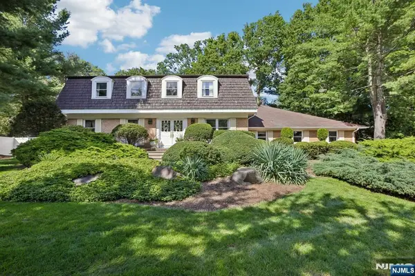 306 Windham Court, Wyckoff, NJ 07481
