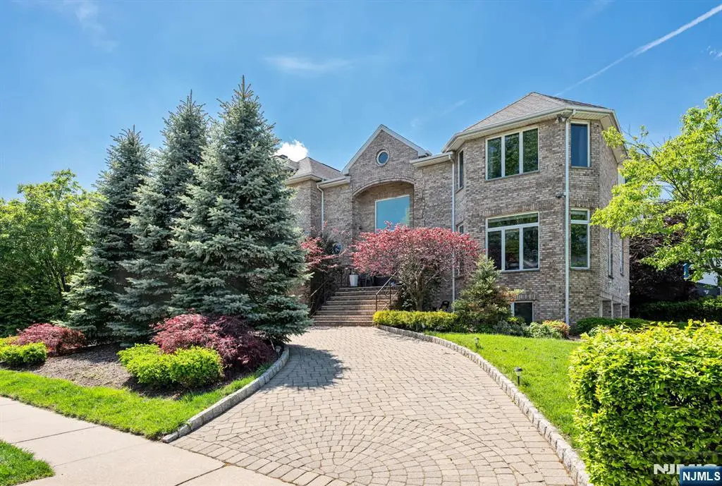 1115 Arcadian Way, Fort Lee, NJ 07024 - #1