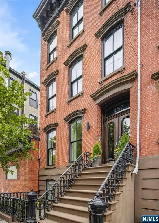 157 10th, Hoboken, NJ 07030