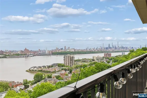 3 Horizon Road 821, Fort Lee, NJ 07024
