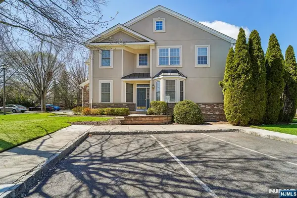 123 Levinberg Lane, Wayne, NJ 07470