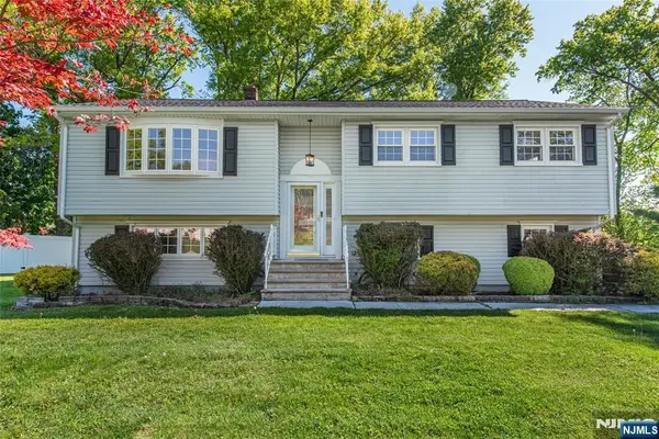 6 Beaumont Place, Hanover Township, NJ 07981