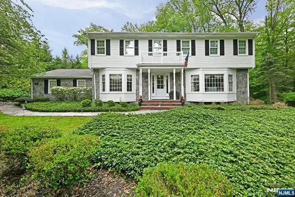 16 Knollwood Road, Upper Saddle River, NJ 07458
