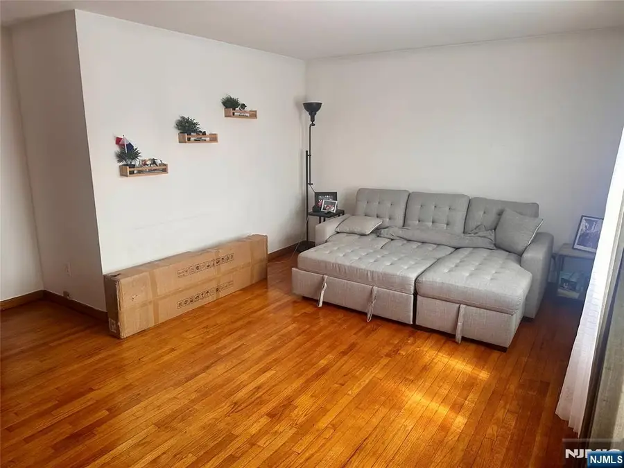 239 Riverview Place, Cliffside Park, NJ 07010 - #3